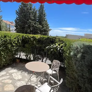 Avec Terrasse Et Parking A Vence